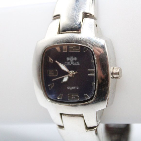 VIntage Nexus Watch Men's Elegant Silver Tone Stainless Steel Navy Blue Dial - Picture 4 of 9